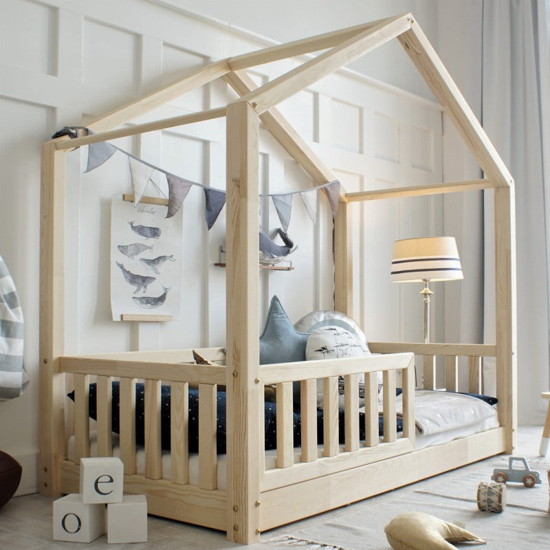 Παιδικό Κρεβάτι Σπιτάκι Housebed Με Προστατευτικό Κάγκελο Φυσικό Ξύλο  - 10% Έκπτωση Στο Στρώμα