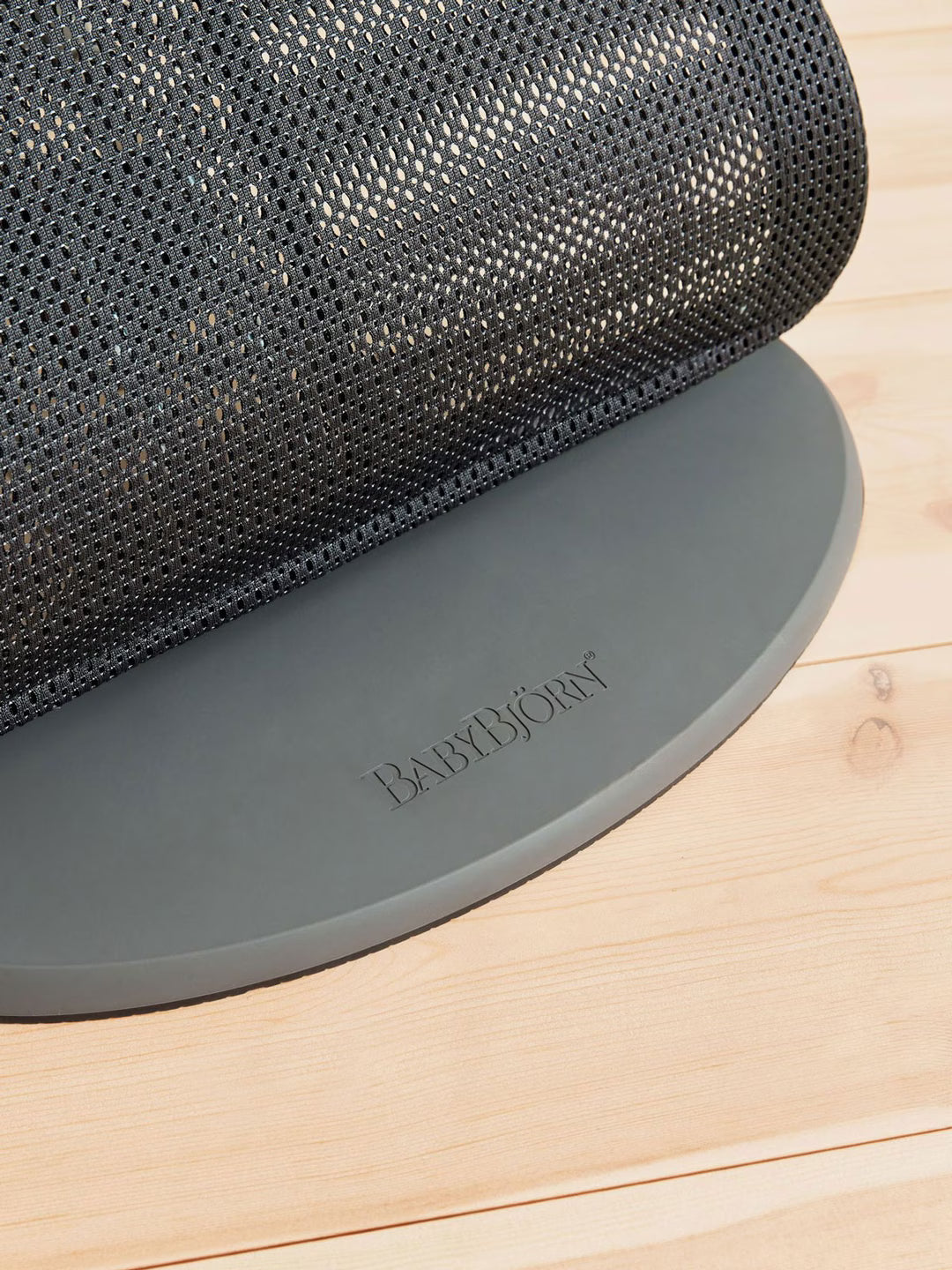 Ρηλάξ Bliss Mesh Anthracite BabyBjorn