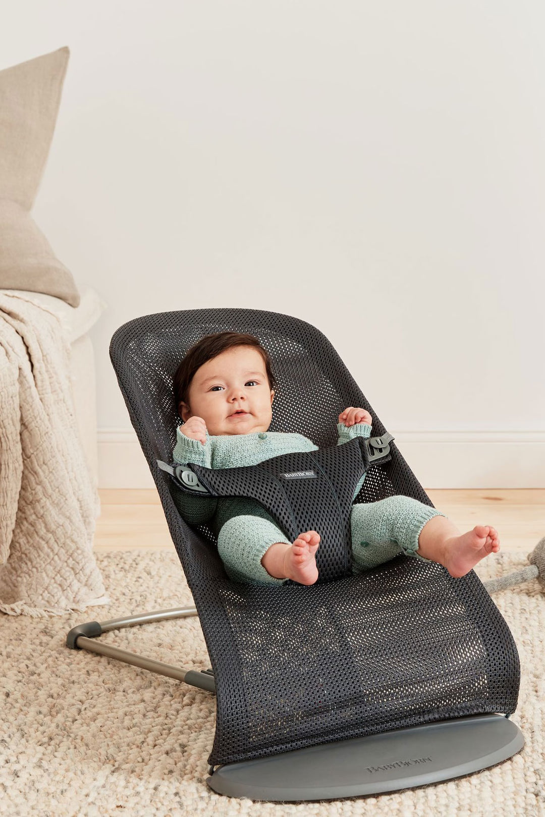 Ρηλάξ Bliss Mesh Anthracite BabyBjorn